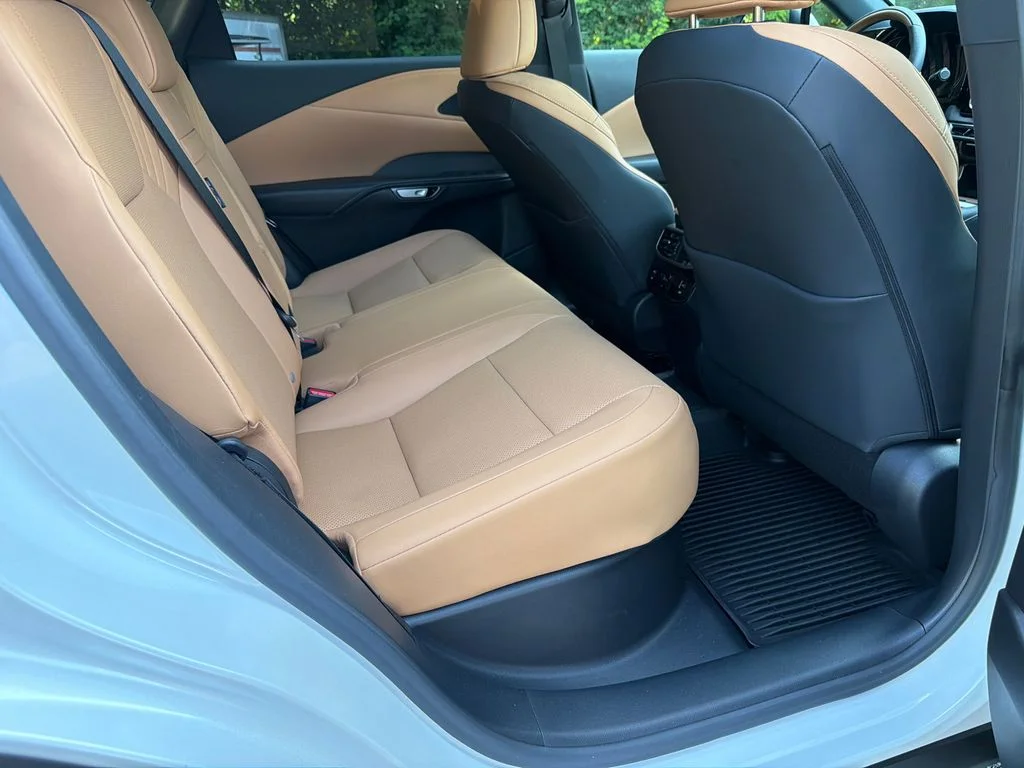 Used 2023 White Lexus 350 Premium image 15