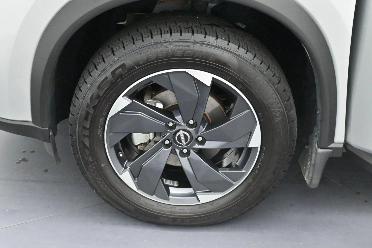 Used 2024 Silver Nissan SV image 33