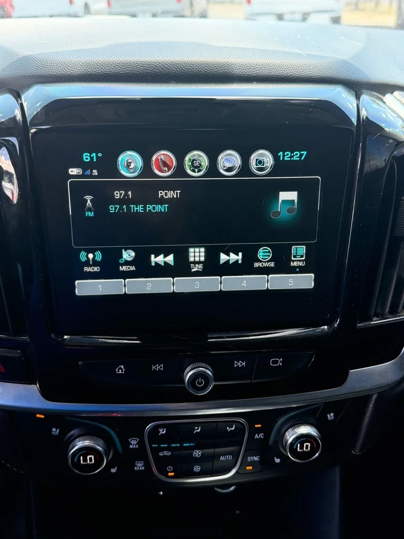 Used 2019 MOSAIC BLACK METALLIC Chevrolet Premier image 8