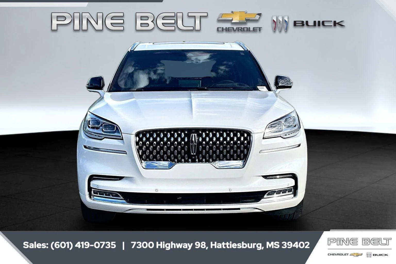 Used 2023 Pristine White Metallic Tri-Coat Lincoln Black Label image 3