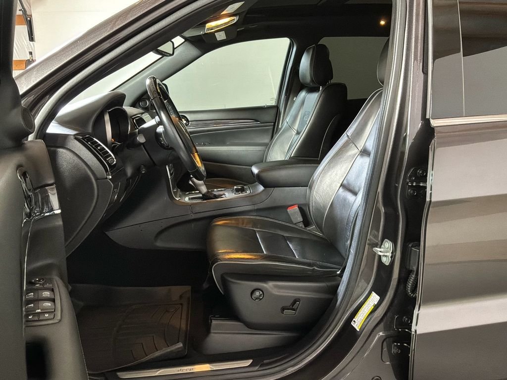 2020 Jeep Grand Cherokee Overland - Photo 12