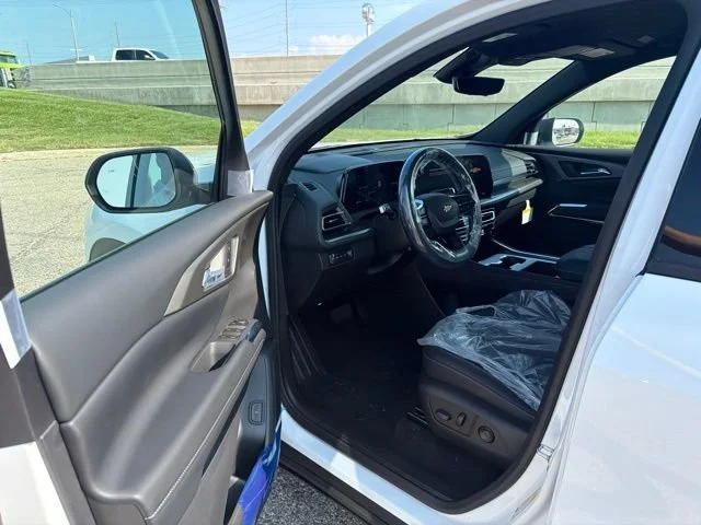 New 2026 Summit White Chevrolet LT image 6
