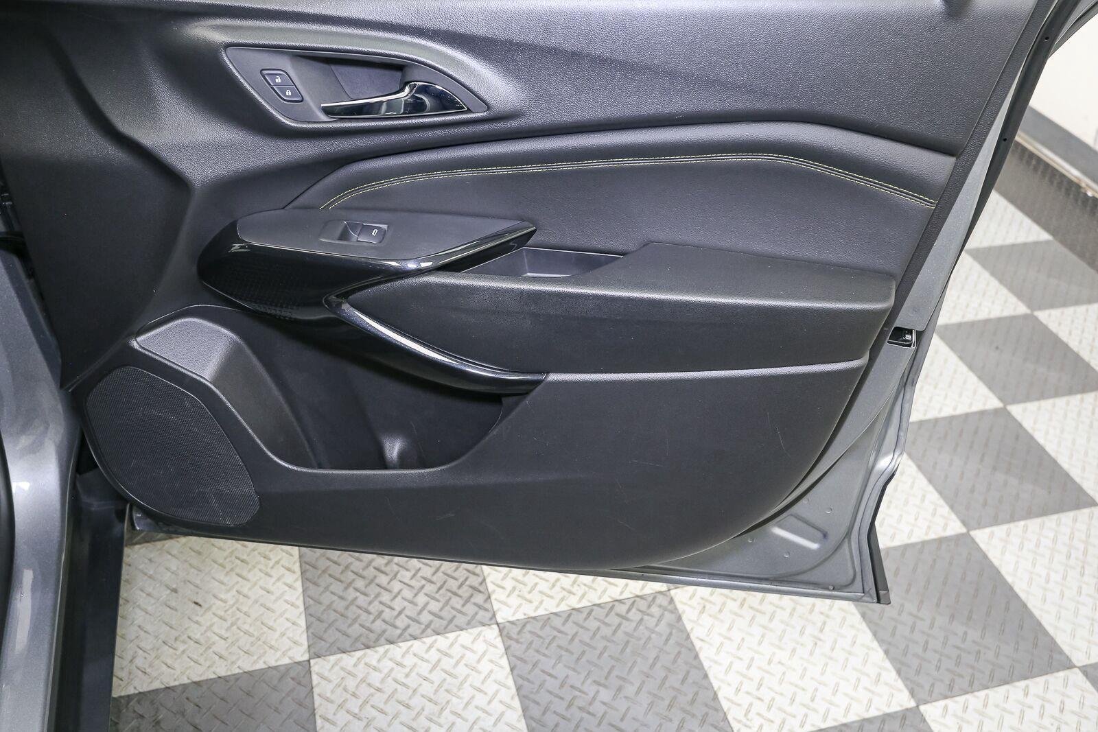 Used 2025 Sterling Gray Metallic Chevrolet LT image 18