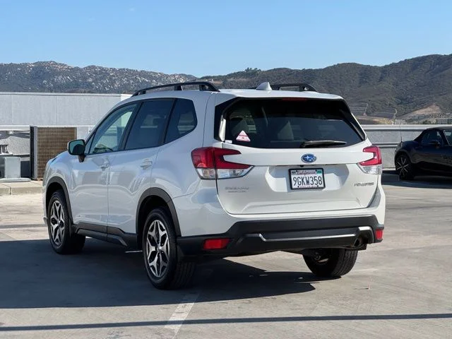 Certified Used 2023 White Subaru Premium image 31