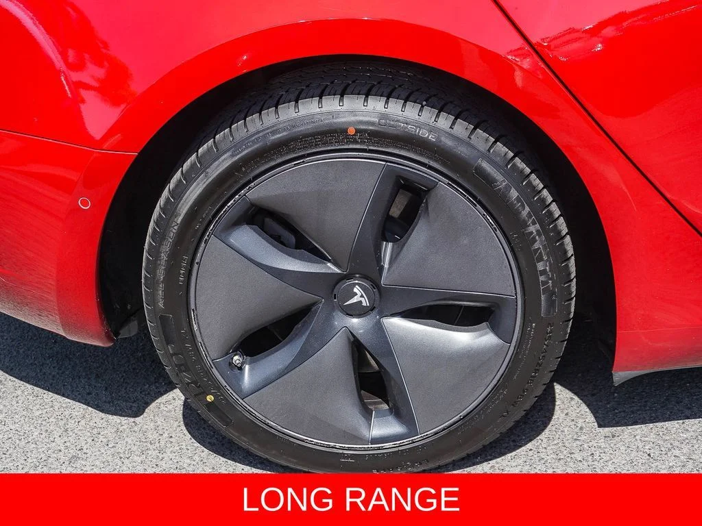 Used 2018  Tesla Long Range image 8