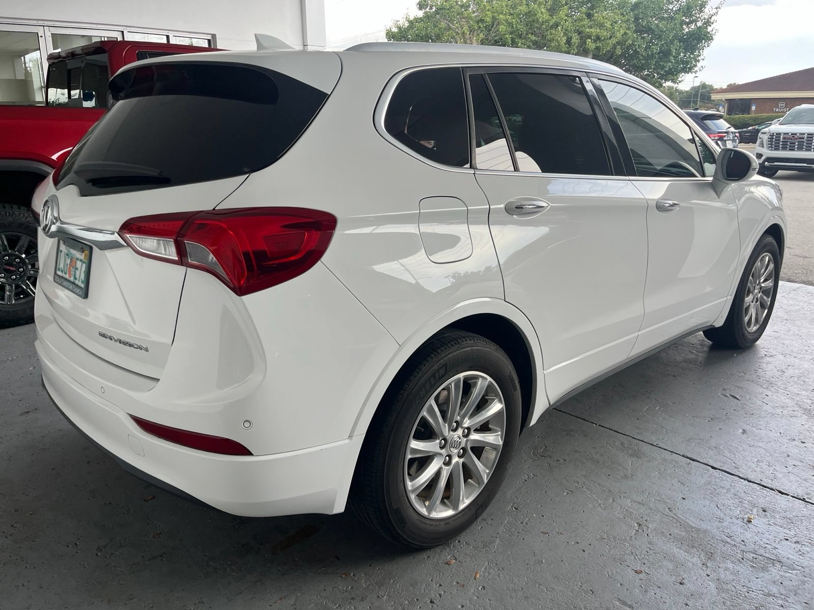 Used 2020 SUMMIT WHITE Buick Essence image 4
