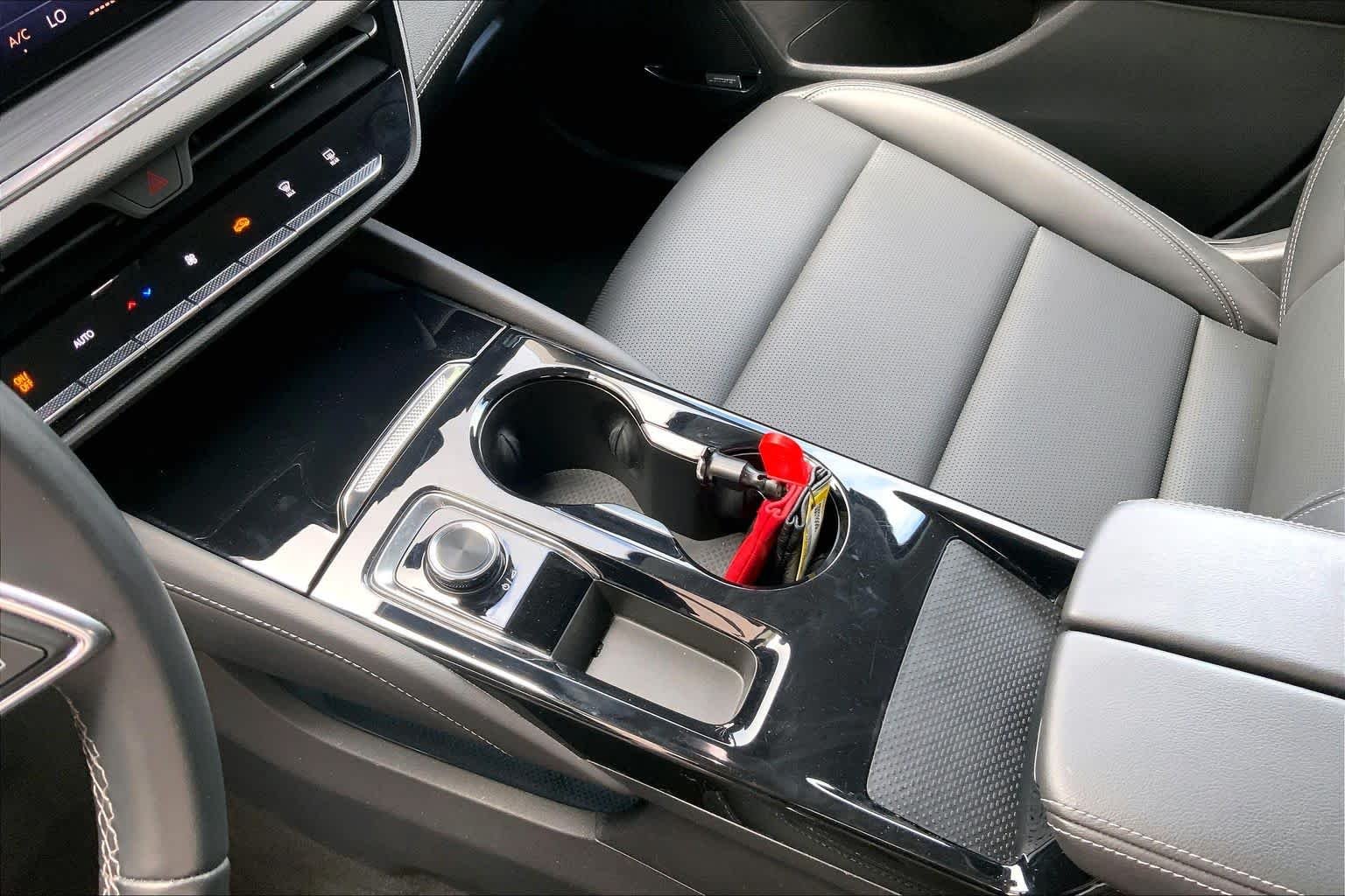 Used 2025 Summit White Buick Preferred image 16