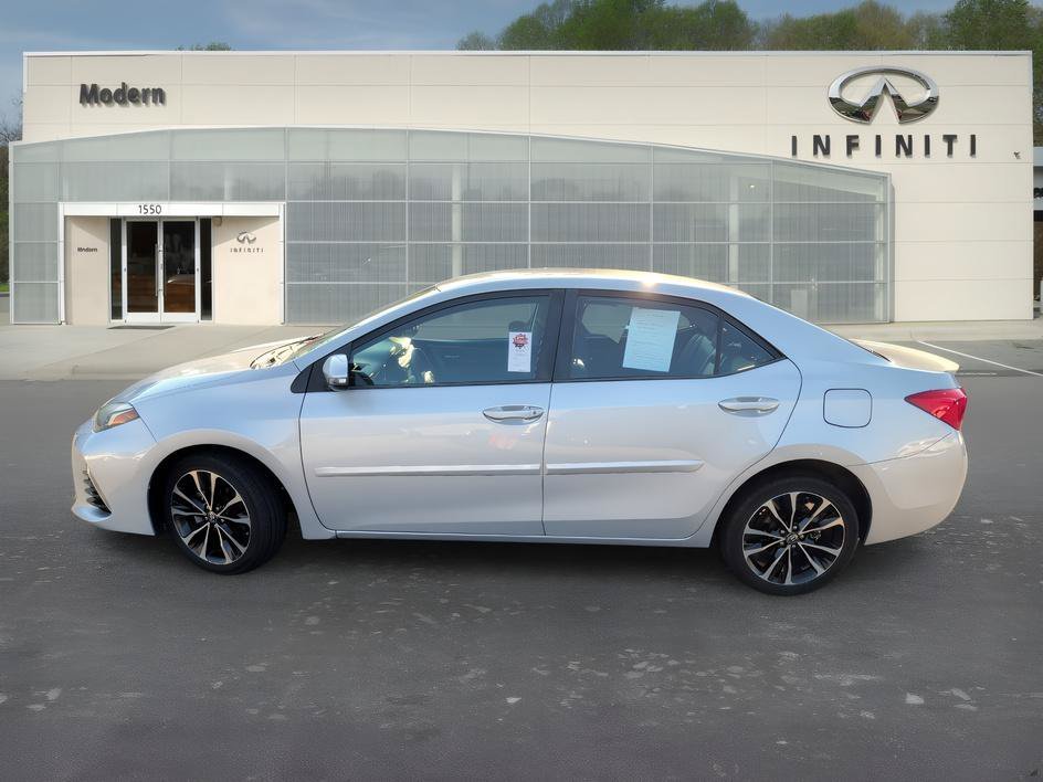 Used 2018 Classic Silver Metallic Toyota SE image 6