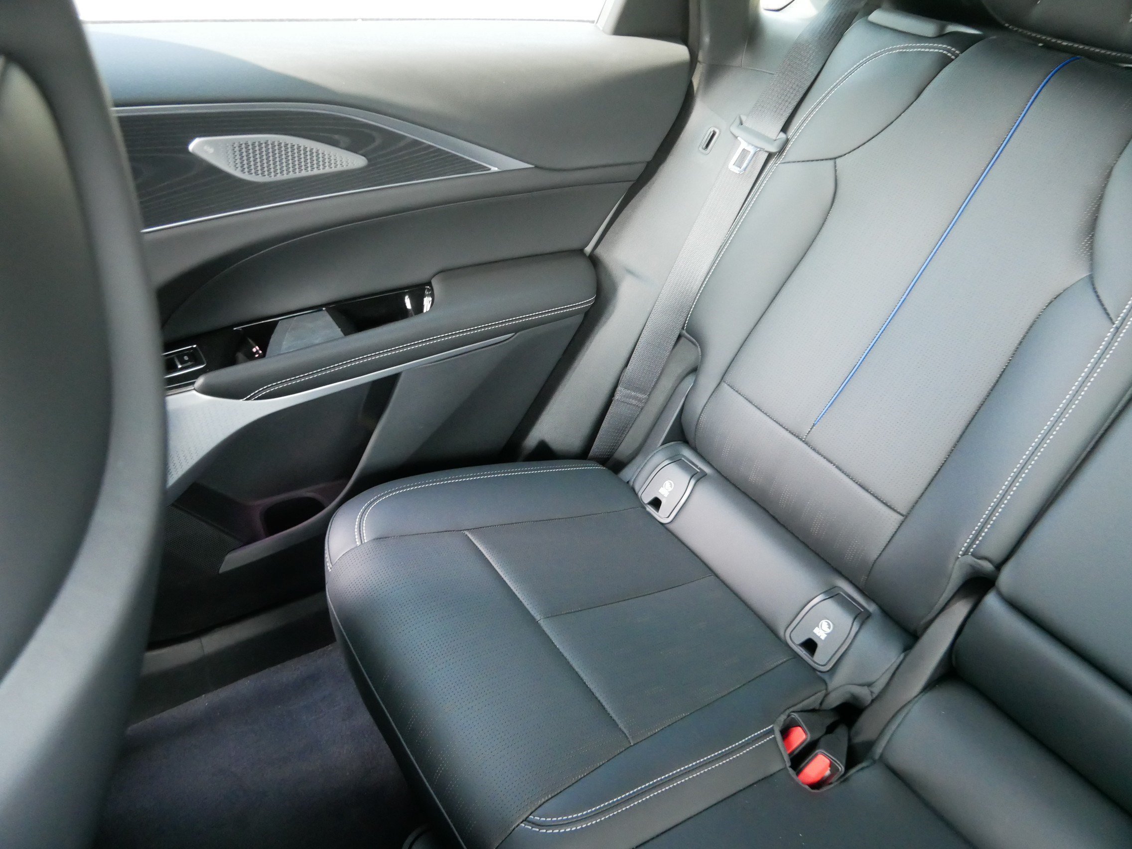 2026 Cadillac LYRIQ Premium Luxury - Photo 10