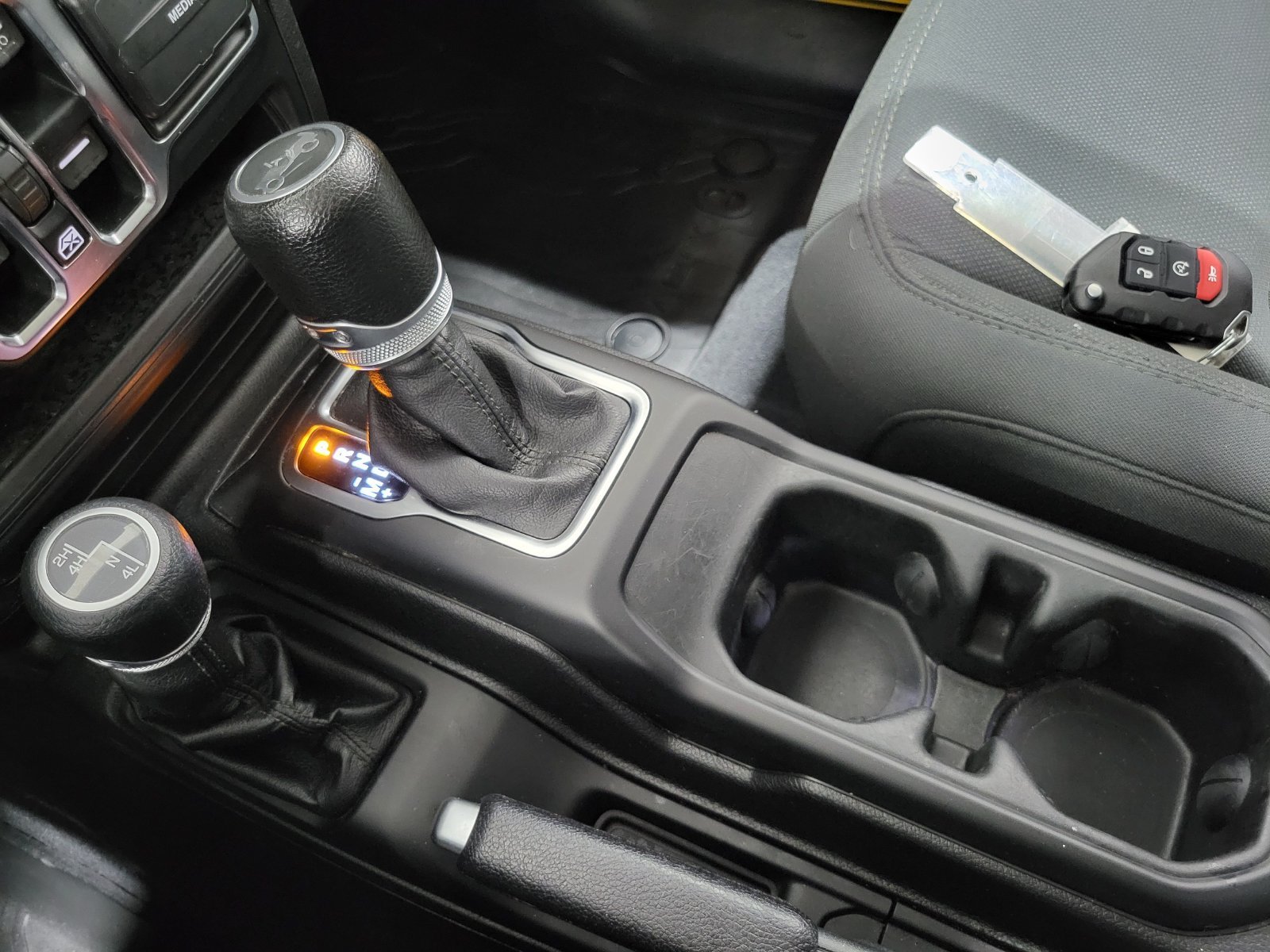 Used 2019 Yellow Jeep Unlimited Sport S image 22