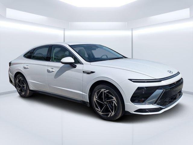 New 2026 White Hyundai SEL Sport image 1