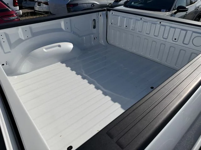 New 2026 Ivory White Tri-Coat Pearl-Coat Exterior Paint RAM Laramie image 28