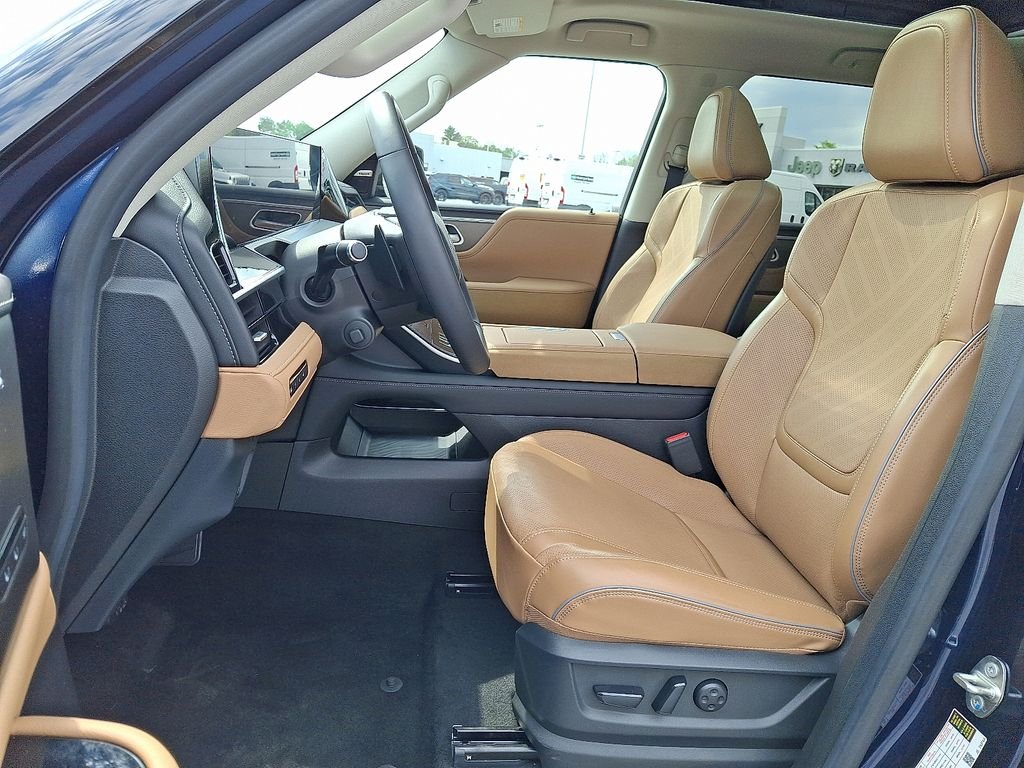 Used 2025 Blue INFINITI LUXE image 15