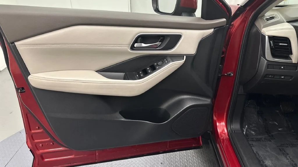 Used 2021 Red Nissan SV image 15