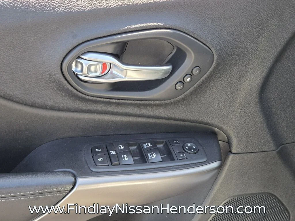 Used 2019 White Jeep Limited image 19