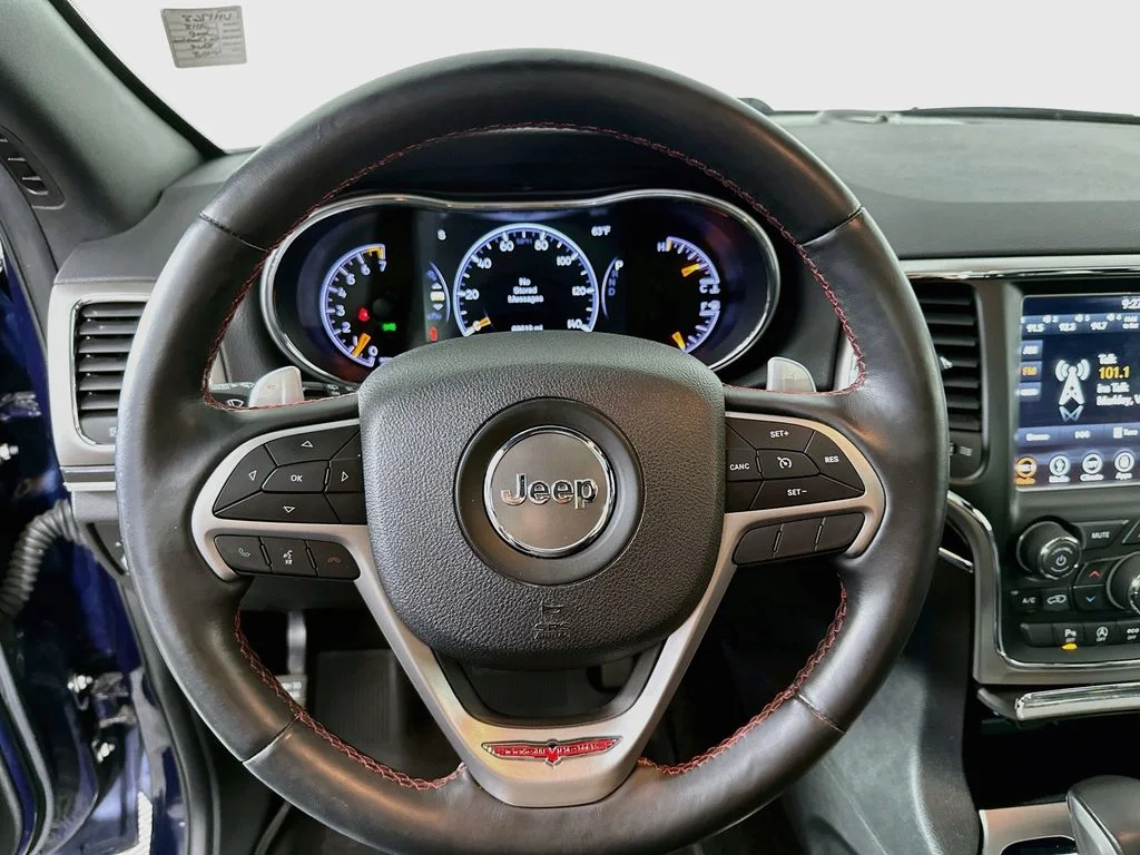 Used 2018 True Blue Pearlcoat Jeep Trailhawk image 10
