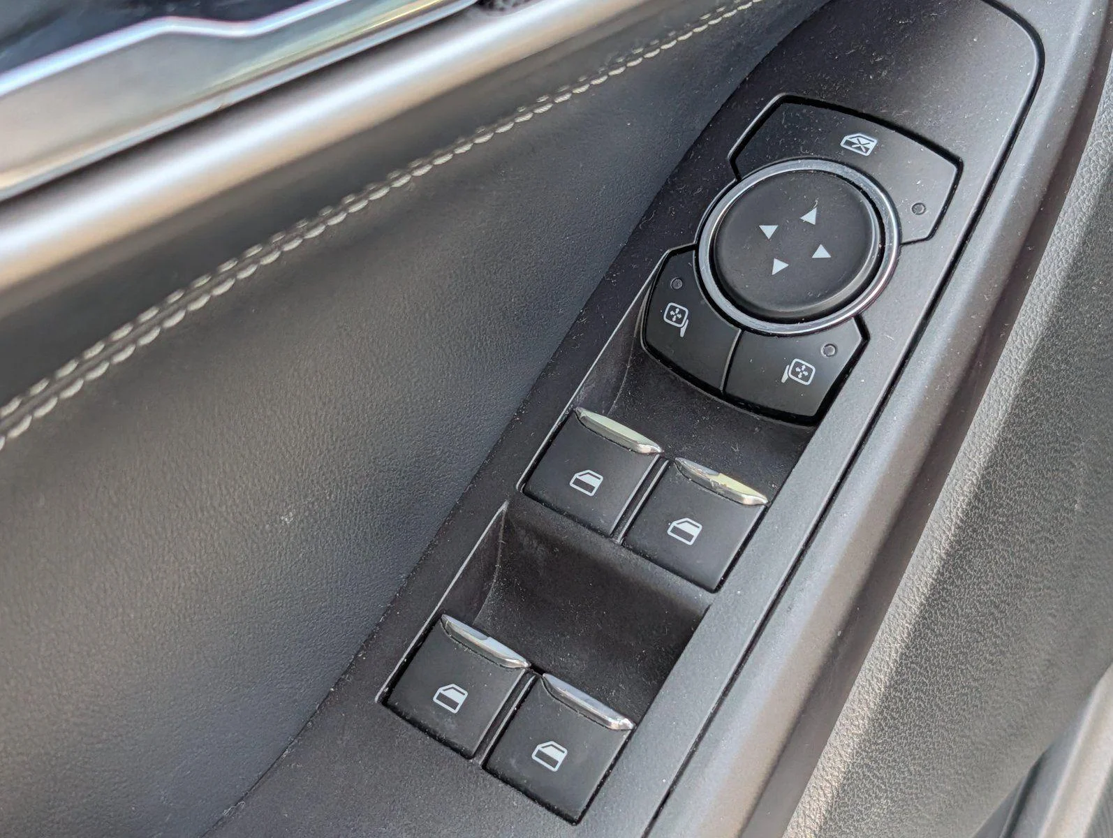 Used 2020 Iconic Silver Ford XLT image 15