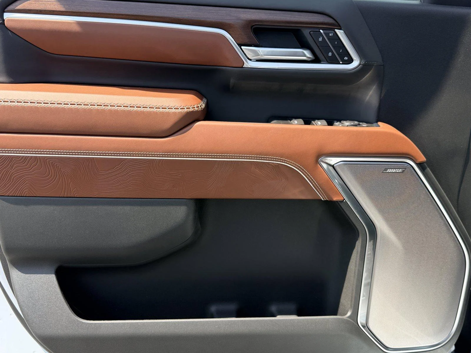 New 2026 Glacier White Tricoat GMC Denali Ultimate image 18