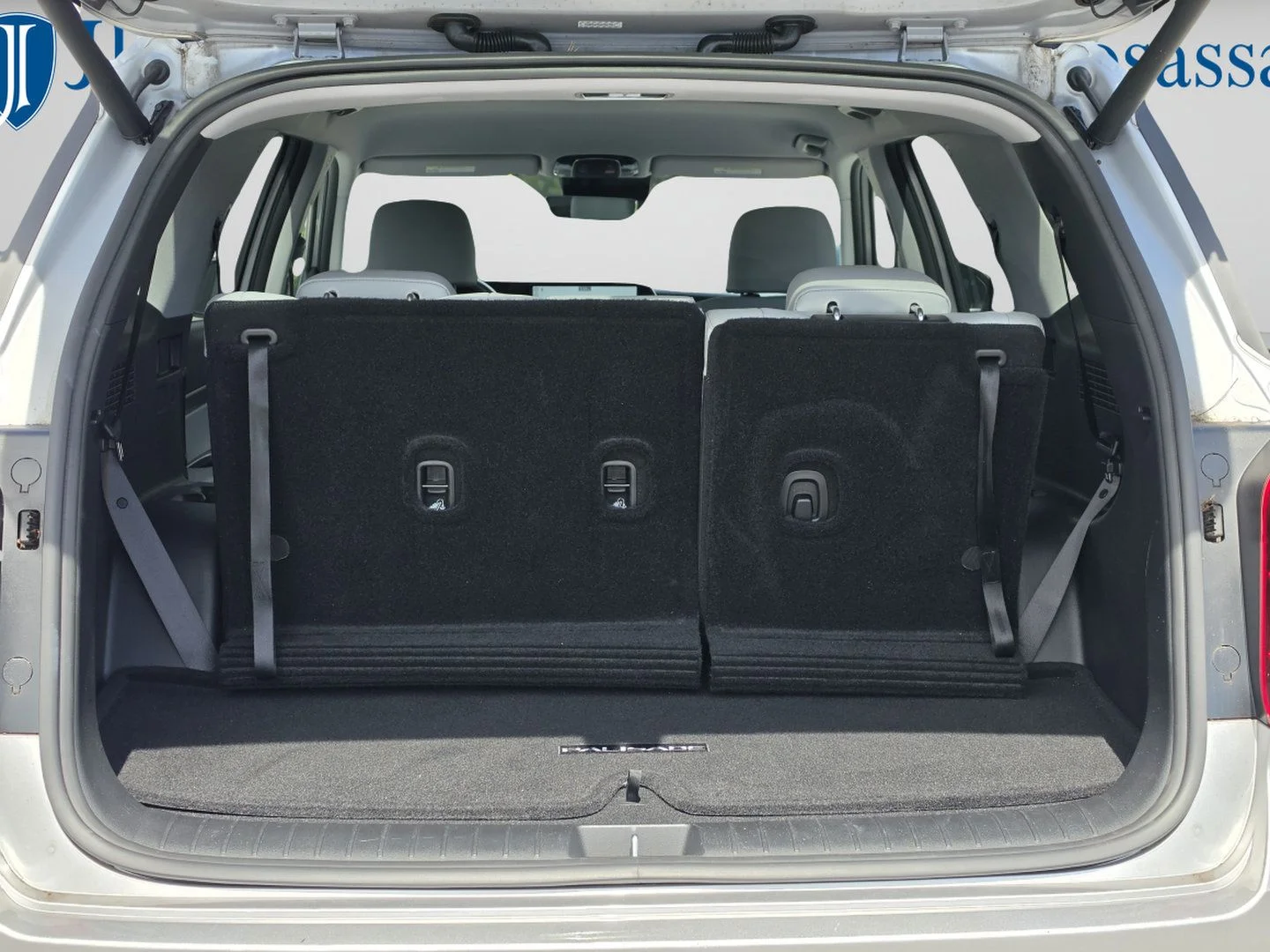 Used 2025 Silver Hyundai SEL image 13
