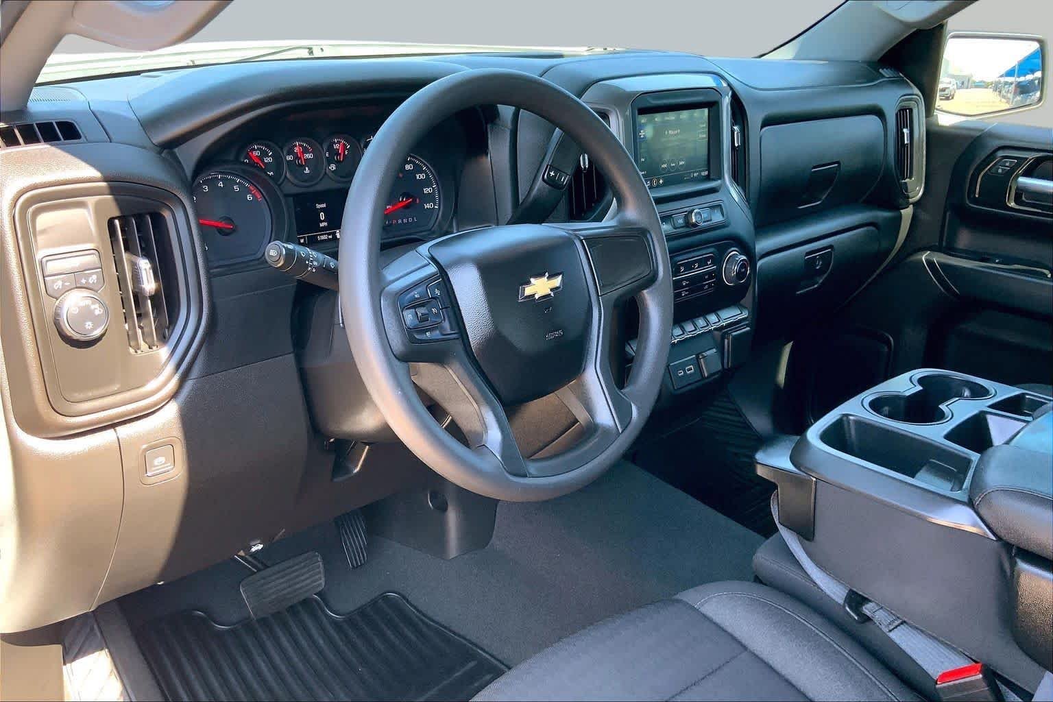Used 2022 Summit White Chevrolet Custom image 18