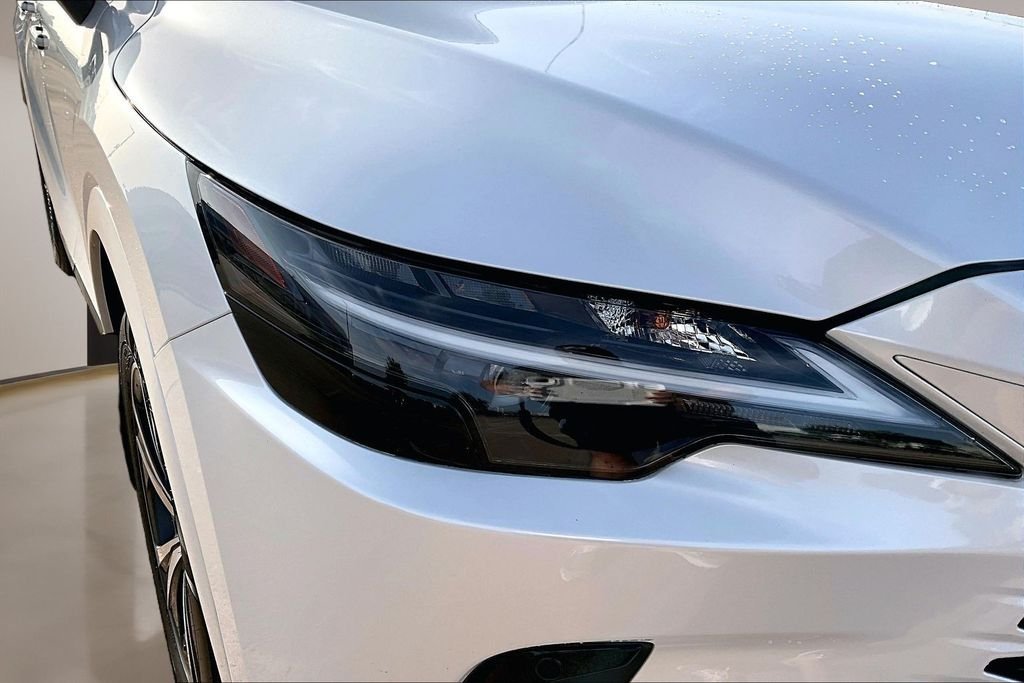 Used 2024 White Lexus 350 Premium image 30