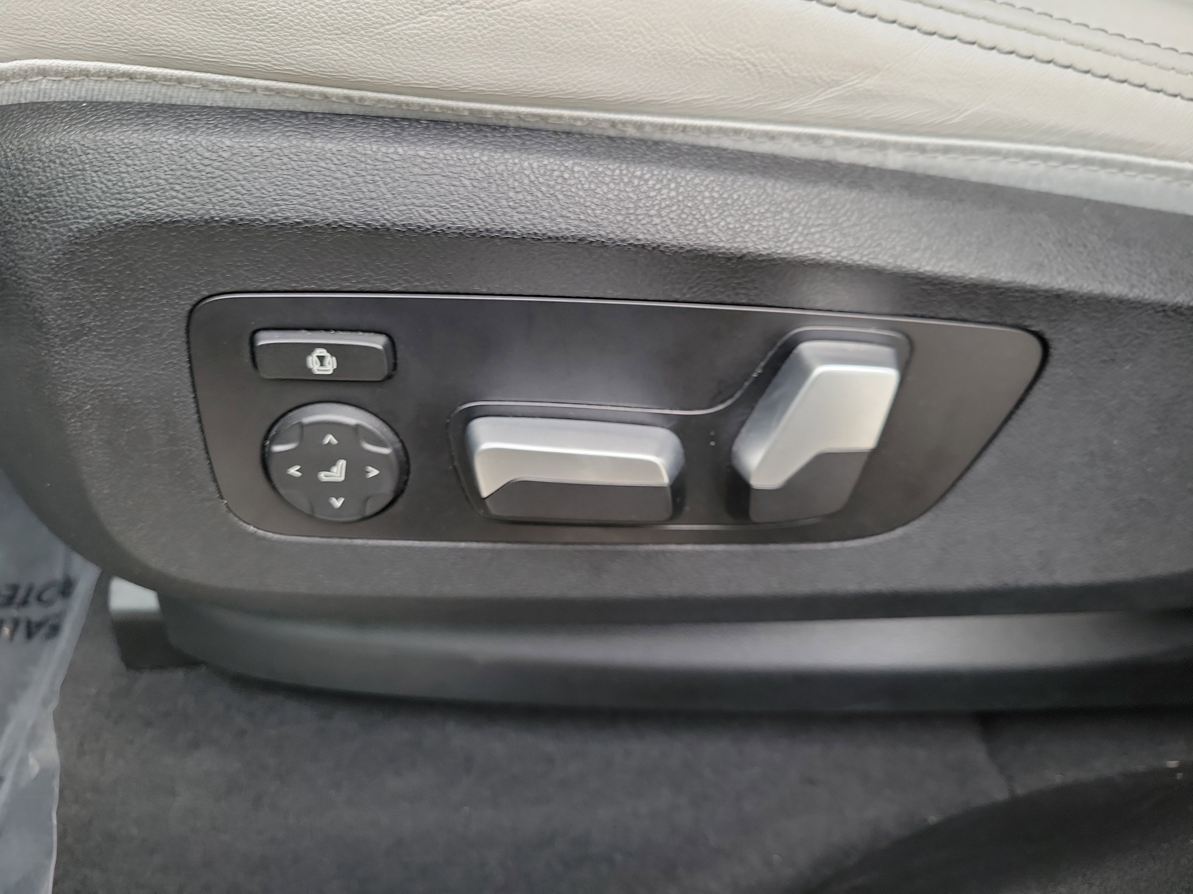 Certified Used 2024 Alpine White BMW xDrive40i image 17