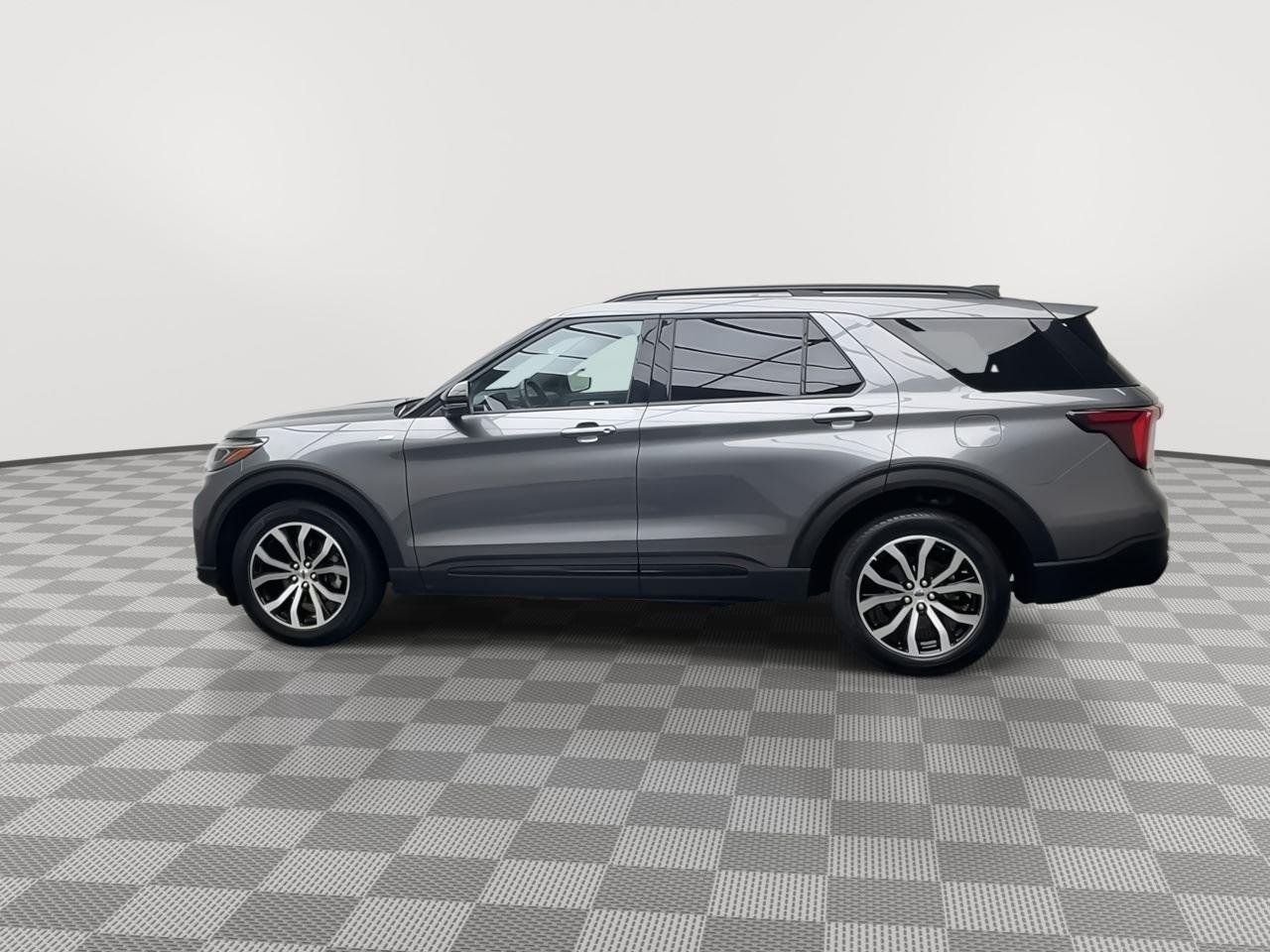 Used 2025 Carbonized Gray Ford ST-Line image 40