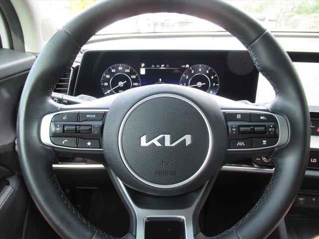 Used 2025 White Kia SX image 22