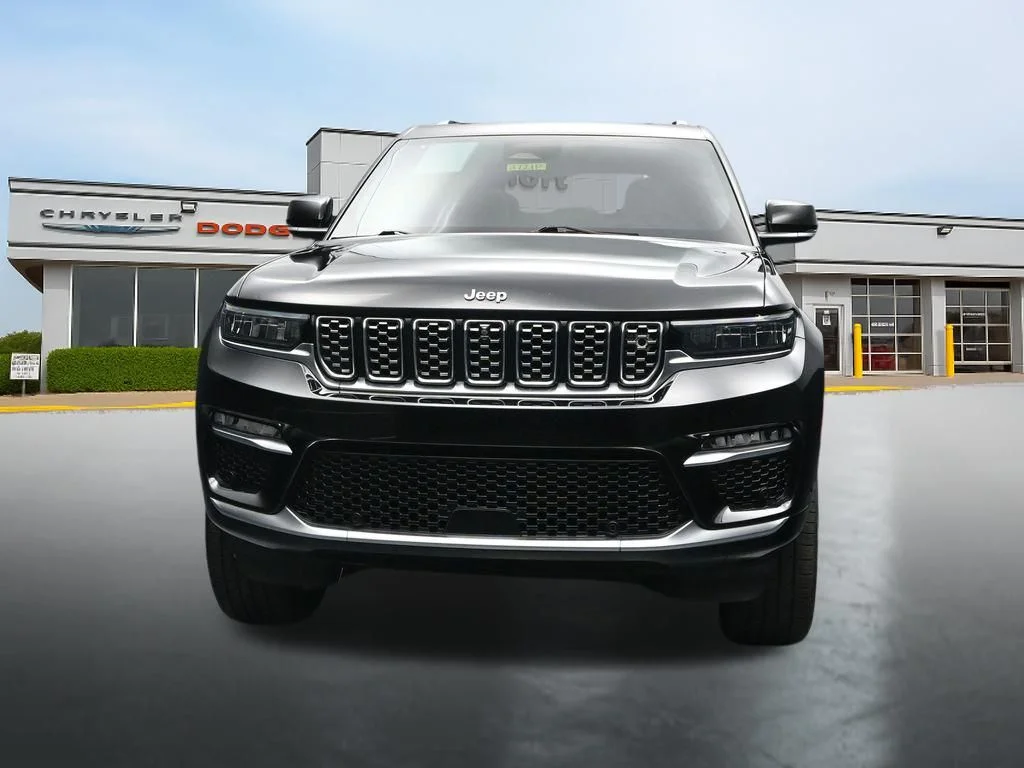Used 2023 Black Jeep Summit image 8