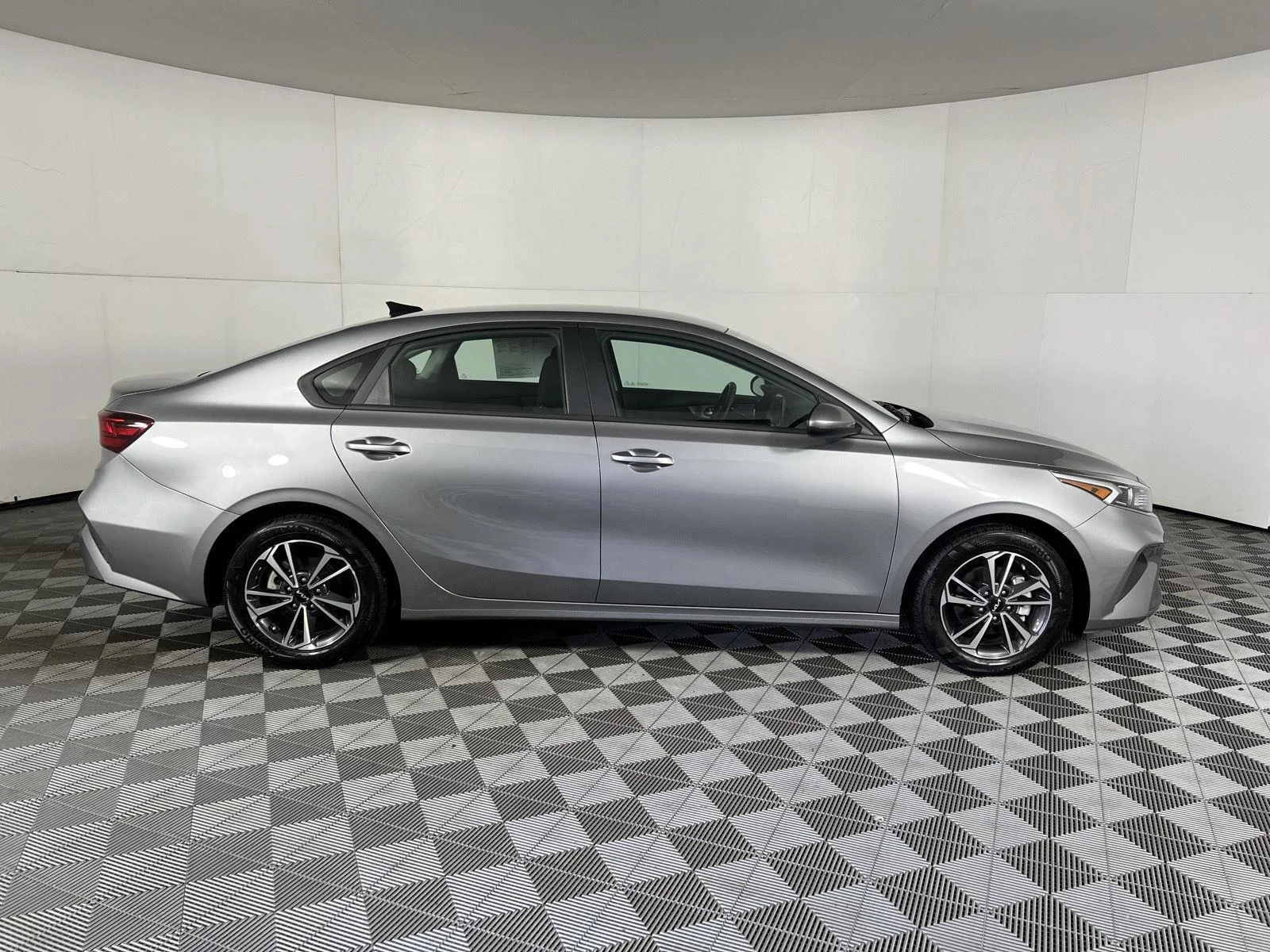 Certified Used 2024 Steel Gray Kia LXS image 12