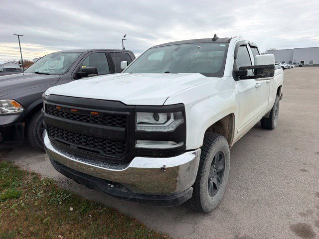 Used 2019 White Chevrolet LT image 3