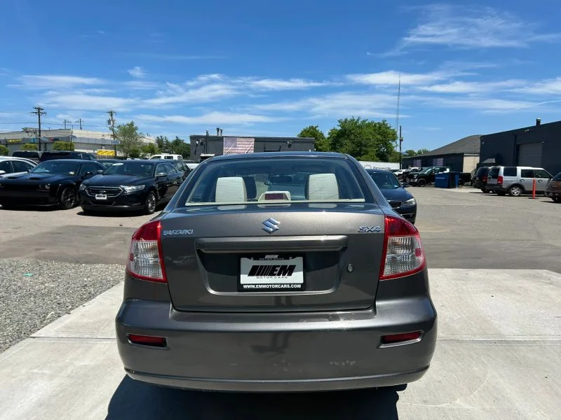 Used 2012 Gray Suzuki LE Sedan 4D image 51