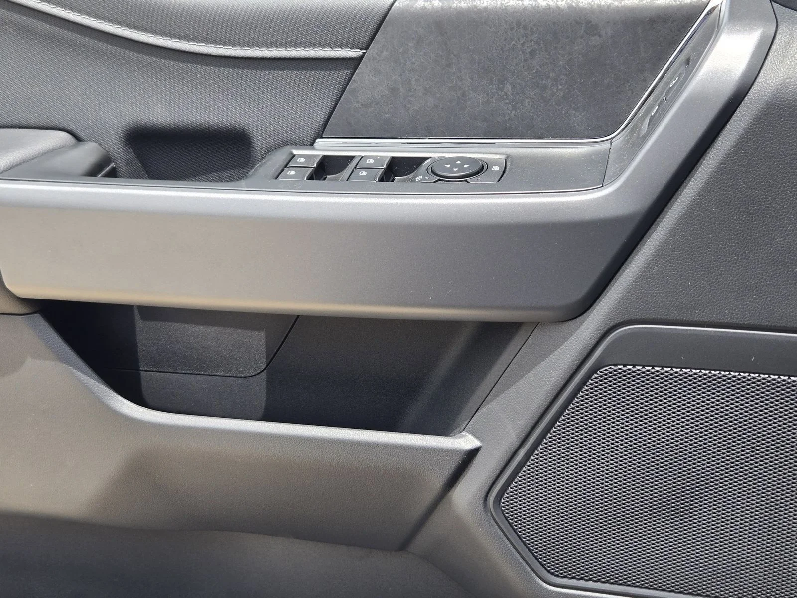 New 2026 Agate Black Metallic Ford XLT image 17