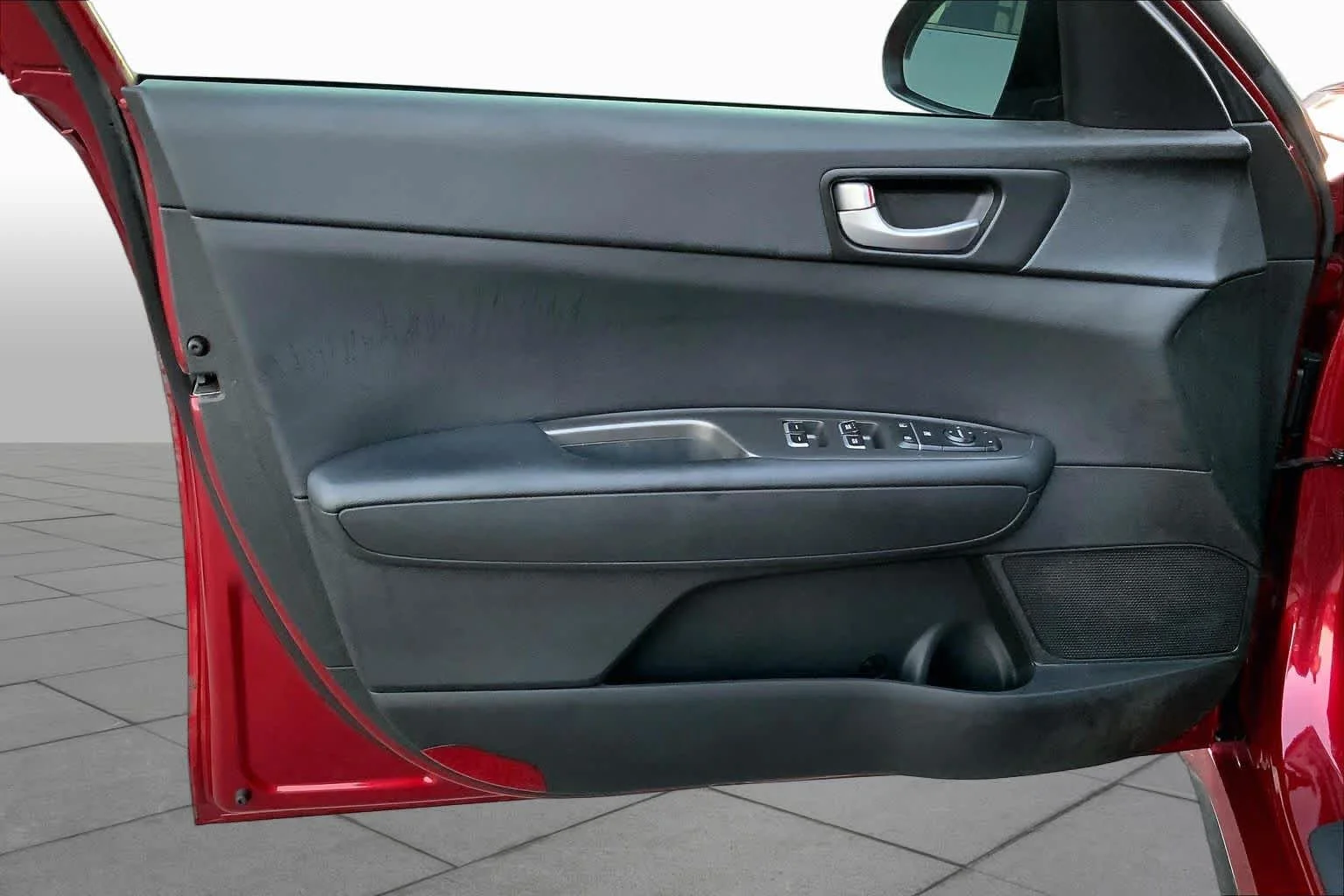 Used 2019 Passion Red Kia S image 18