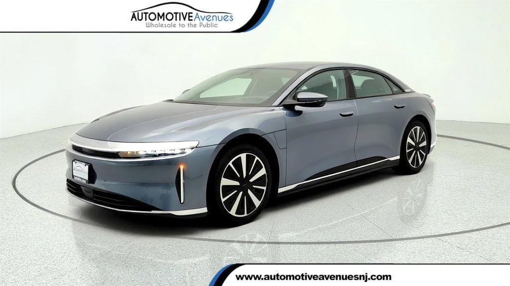 2025 Lucid Air Touring's photo