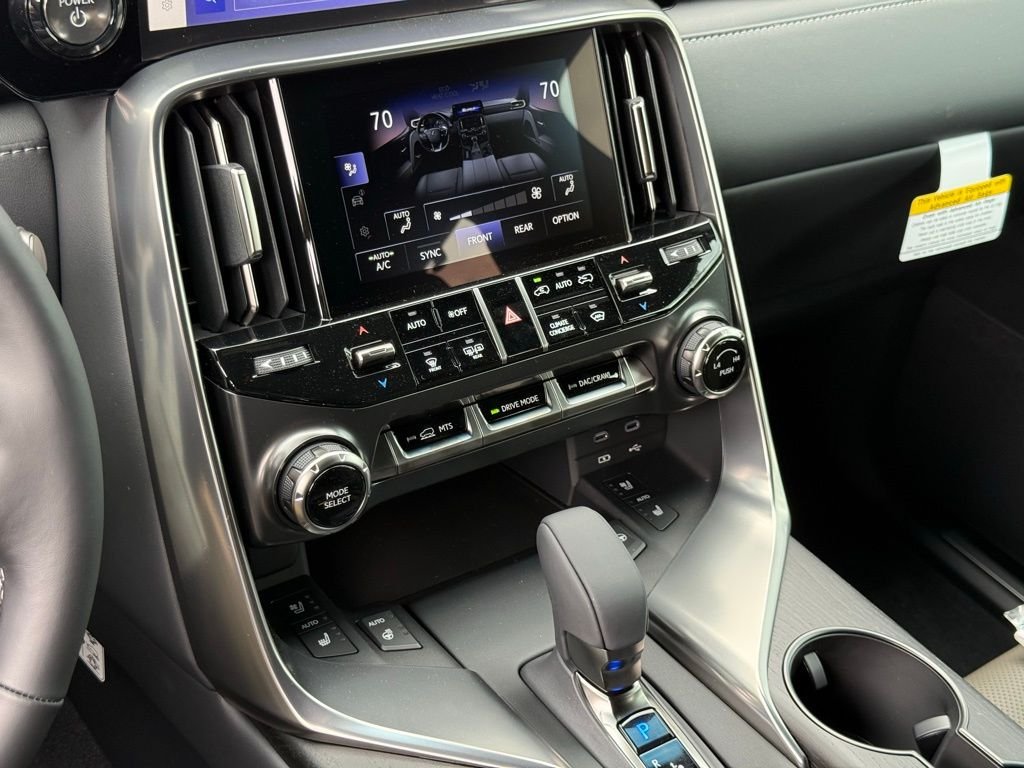 New 2026 Eminent White Pearl Lexus LX 700h OVERTRAIL image 31