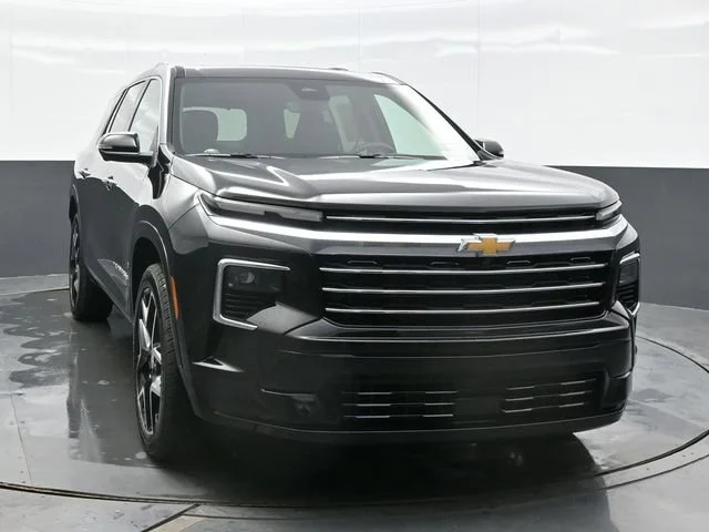 New 2026 Mosaic Black Metallic Chevrolet High Country image 6