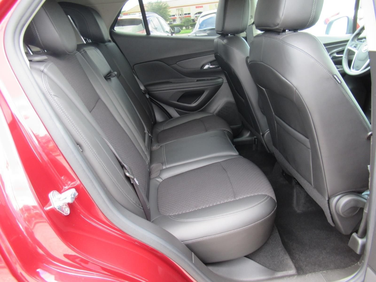 Used 2022  Buick Preferred image 31