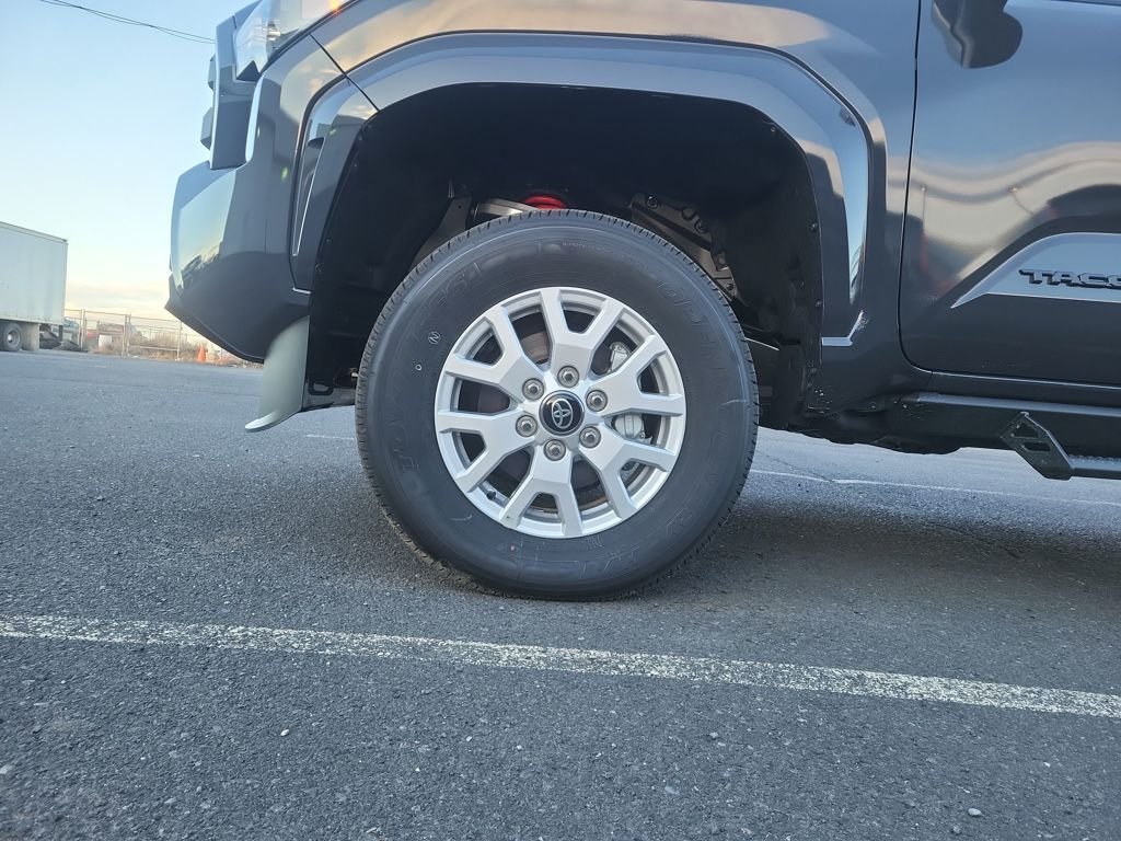 2025 Toyota Tacoma SR5 - Photo 26
