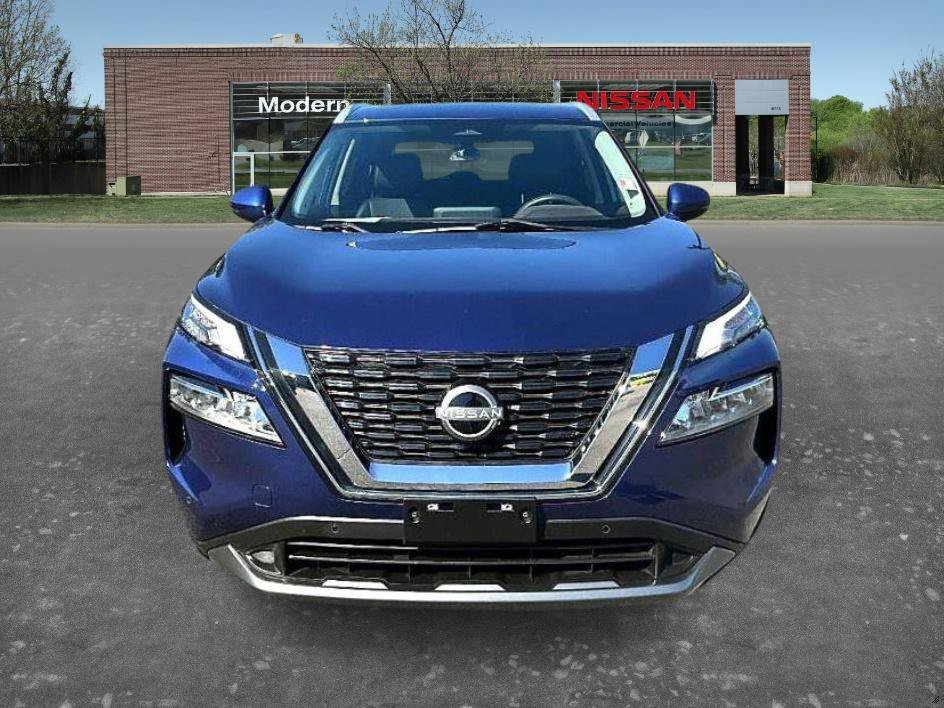 Used 2023 Brilliant Silver Metallic Nissan SV image 6