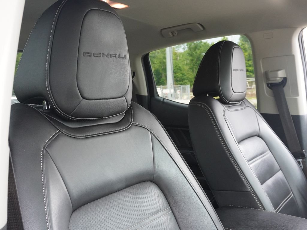 Used 2022 Black GMC Denali image 25