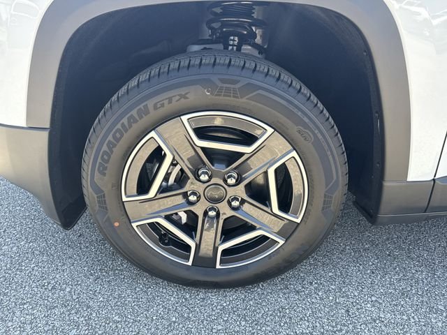New 2026 White/off-white Jeep Laredo image 12