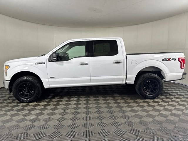 Used 2017 White Ford XLT image 7