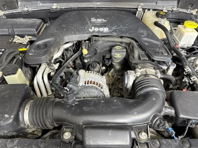 Used 2020 Silver Jeep Overland image 9