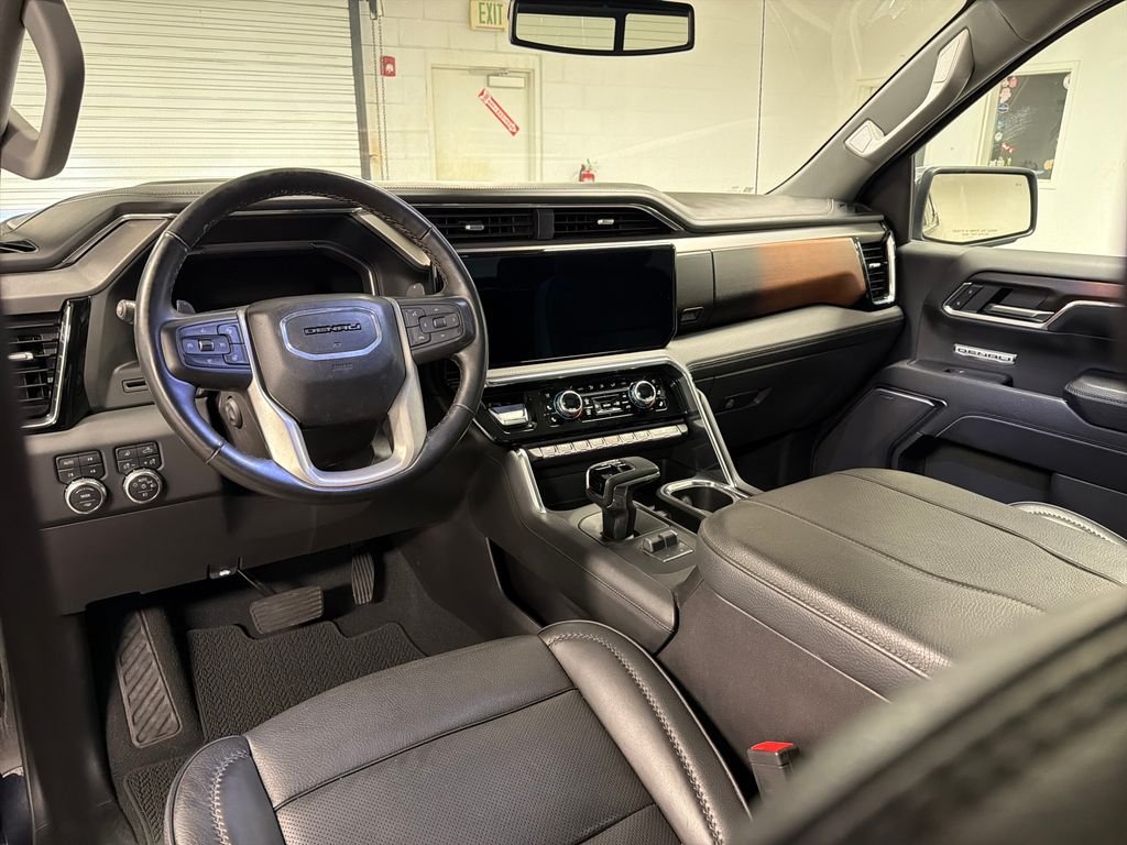 Used 2024 Silver GMC Denali image 32