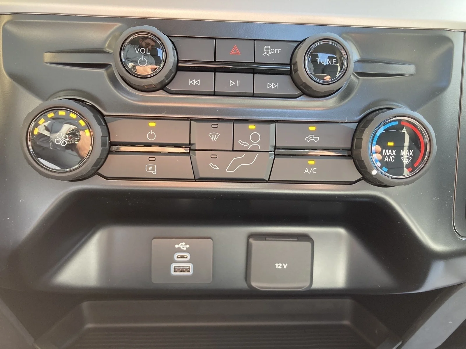 New 2026 Oxford White Ford F-600® XL image 19