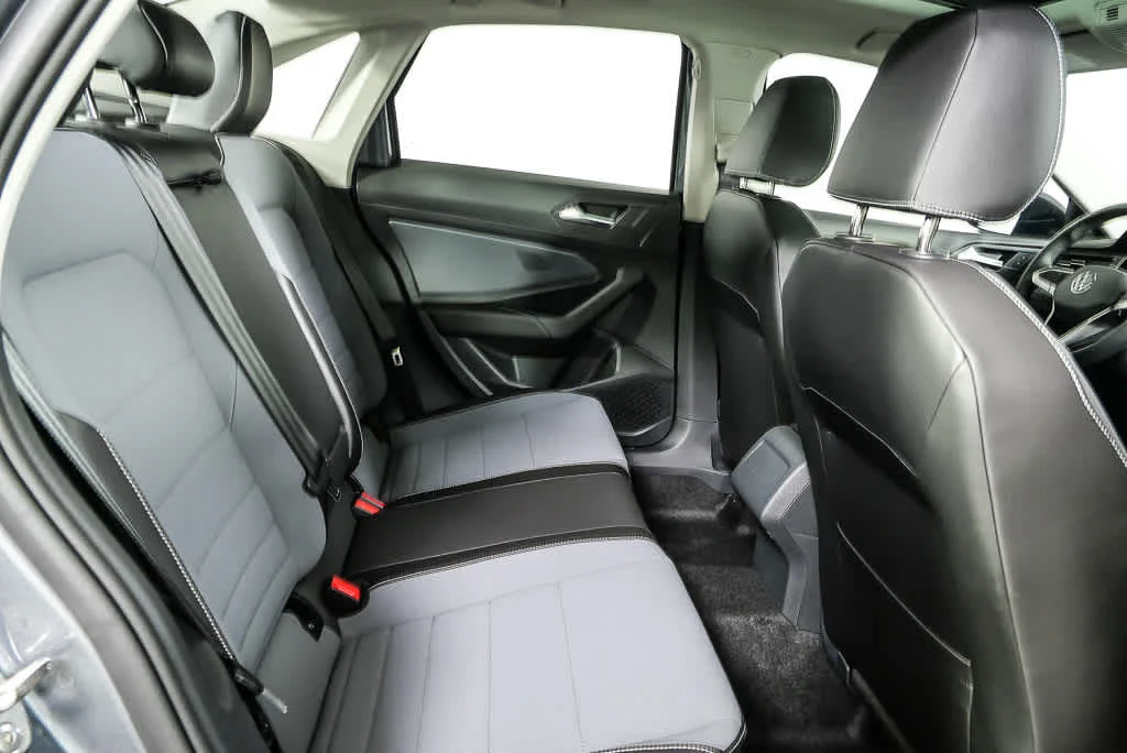 New 2026 Platinum Gray Metallic Volkswagen SE image 21