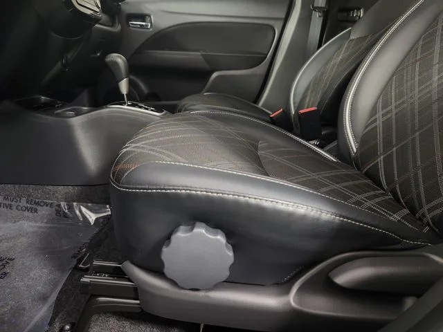 Used 2024 Black Mitsubishi SE image 12