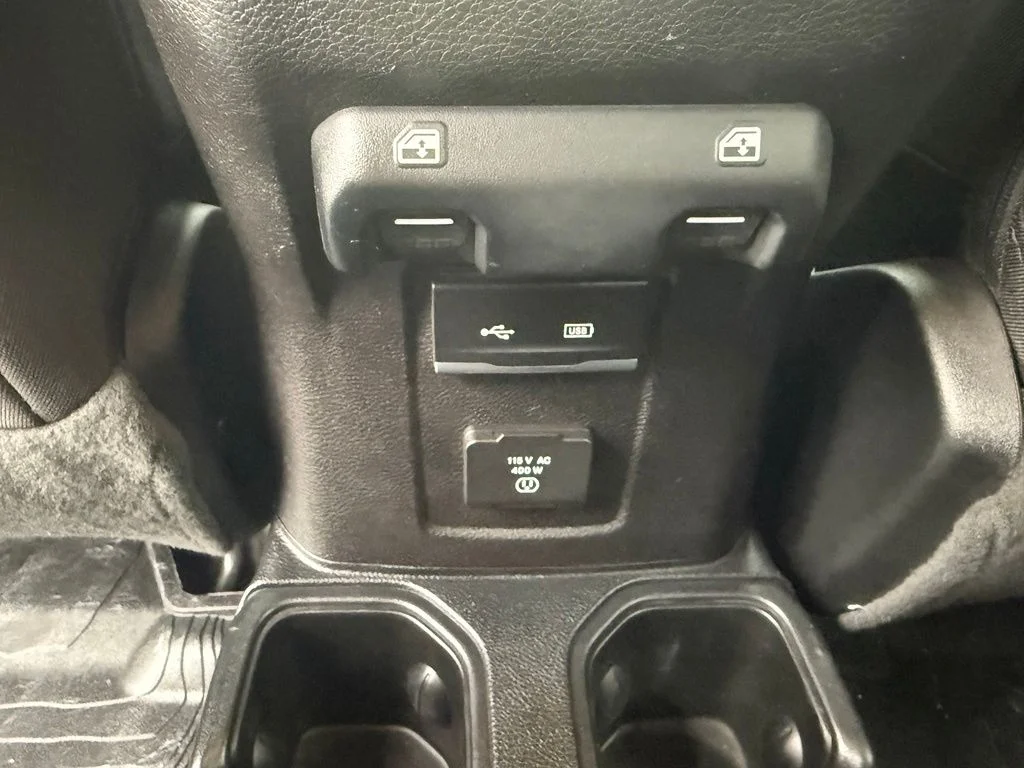Used 2020 Green Jeep Overland image 44