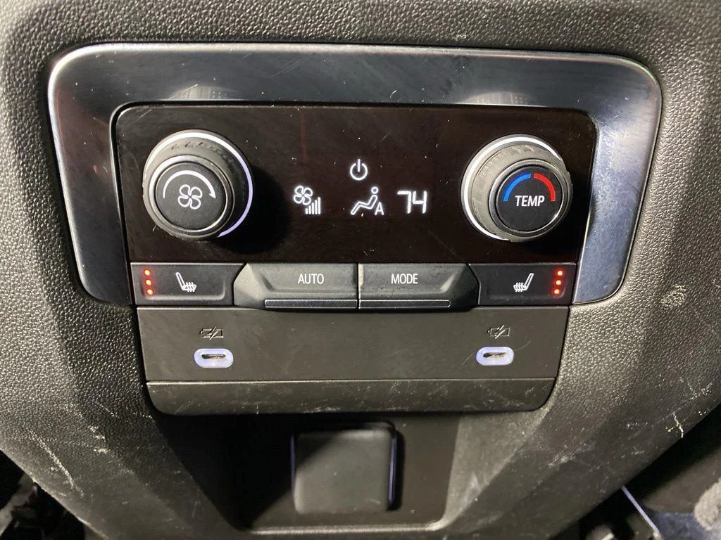 Used 2022 Pearl Chevrolet RST image 32